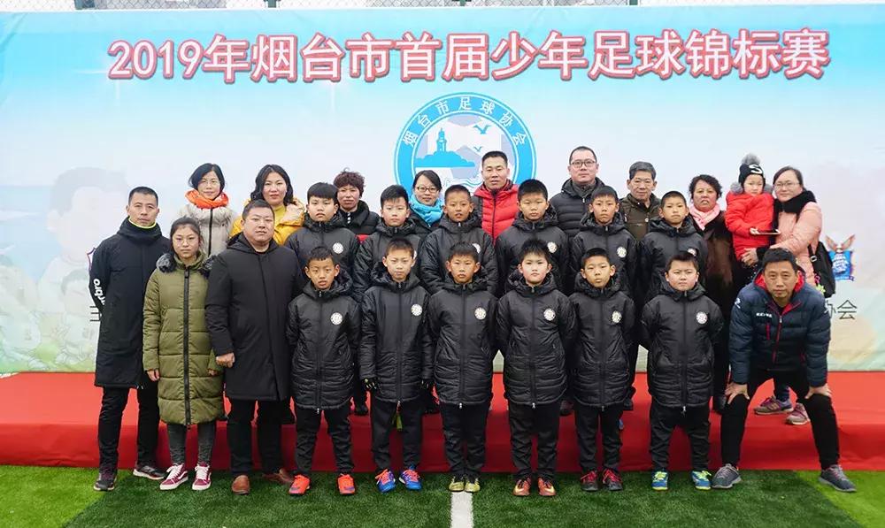 姗姗来迟的比赛,前所未有的共鸣烟台少儿足球嘉年华扬帆起航!