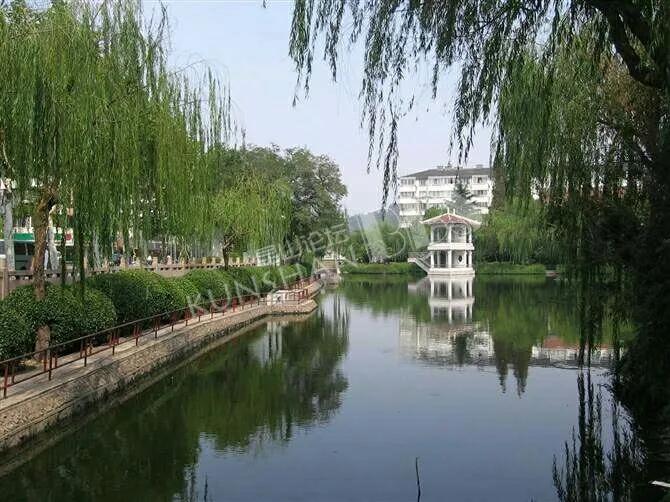 刚刚，前进路惊现庞然大物！昆山水上新地标来了