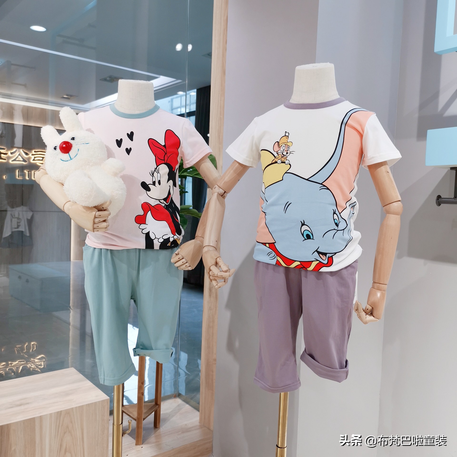 2024年开童装店到底挣不挣钱,开一家什么样童装店可以赚钱