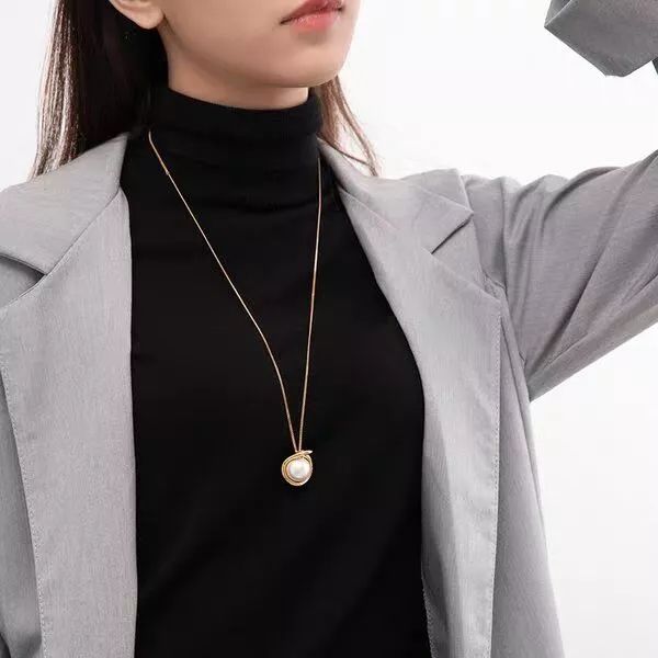 穿毛衣搭什么项链好看,毛衣和毛衣链的搭配