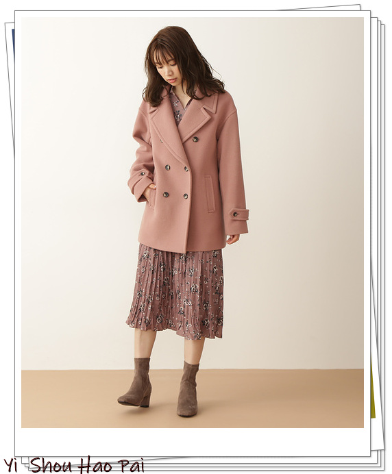 粉色外套怎么内搭,粉色外套怎么搭配下装