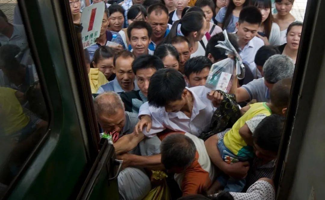 杨百万买国债赚钱,杨百万分享收益的视频