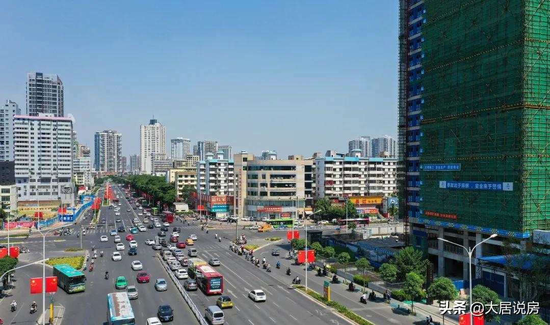 从万达到万科里，星光大道商业三剑客已成局，能拯救江南颓势吗？