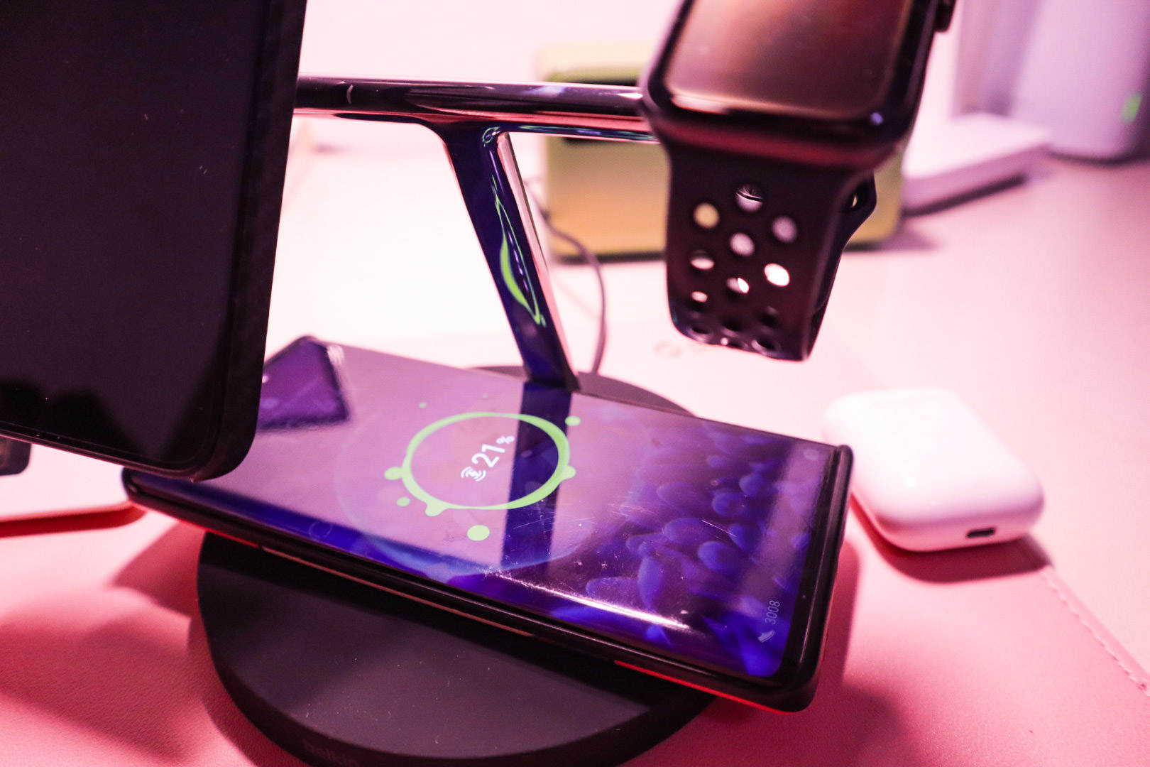 地表最强无线充？且看贝尔金三合一无线充值不值千元