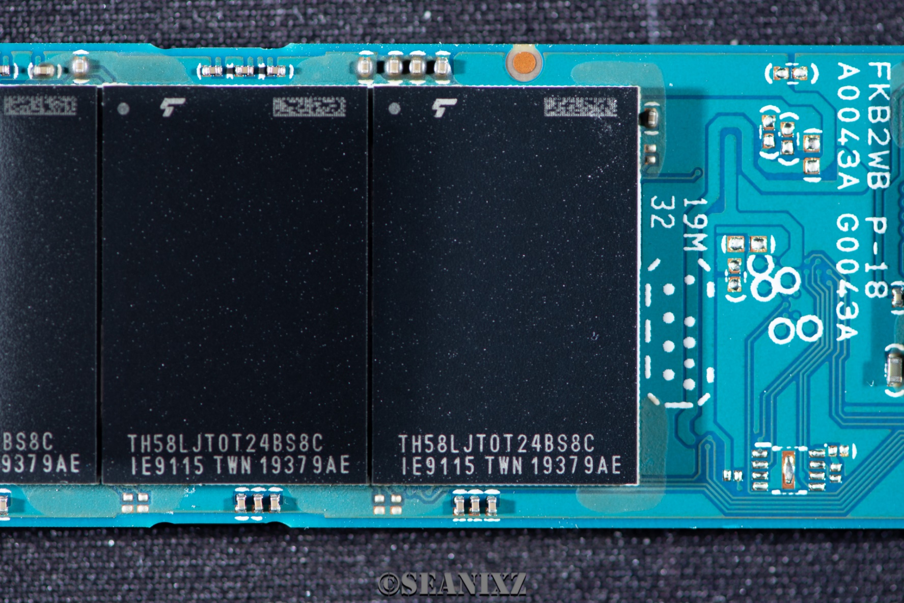 旗舰级PCIe3.0M.2哪家强：东芝RD500VS三星PM981