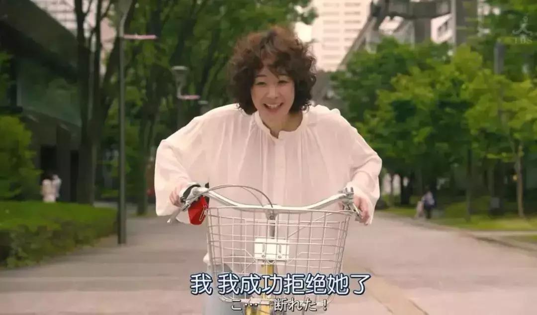 成年人社交永远不要巴结别人,成年人的社交只讲究利益