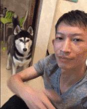 太有意思了,女朋友不屑一顾的表情很到位