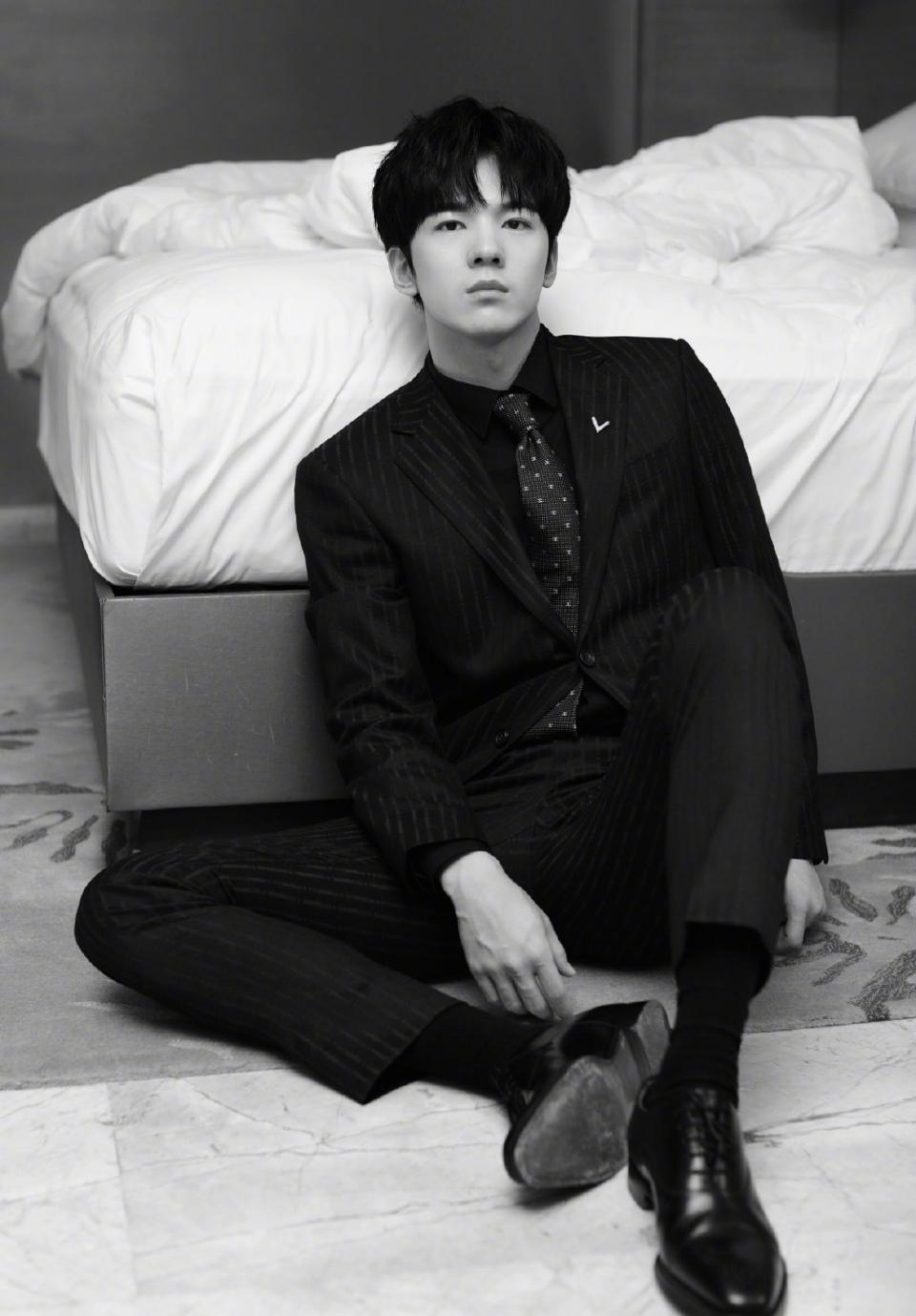 吴昕垫脚视频,吴昕空中踩单车