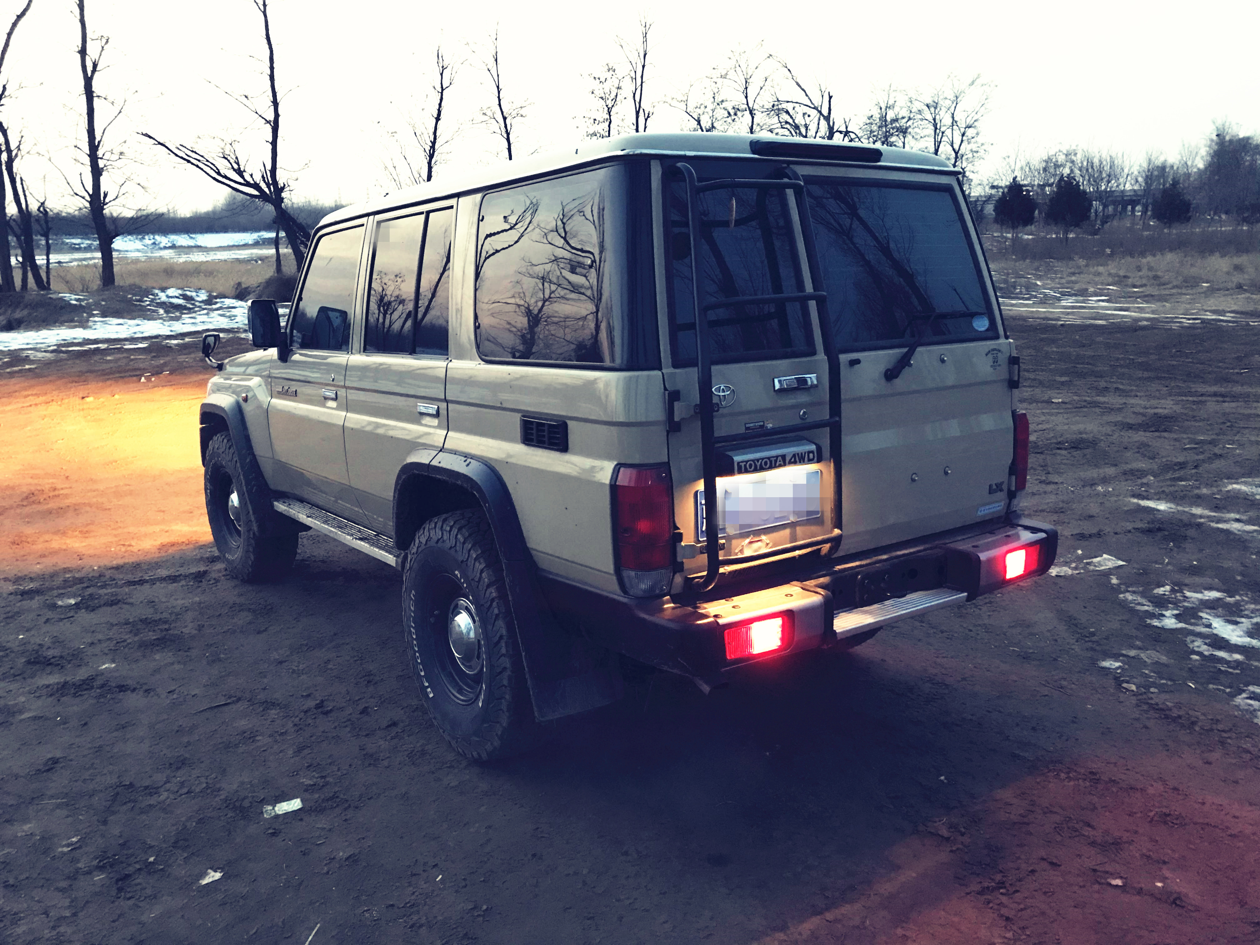 全新陆巡5.7试驾,陆巡v6版测评