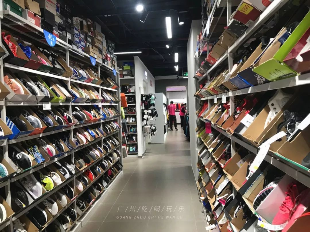 2折买NIKE!唯品会线下店打折!PUMA、Levis、大牌通通白菜价!