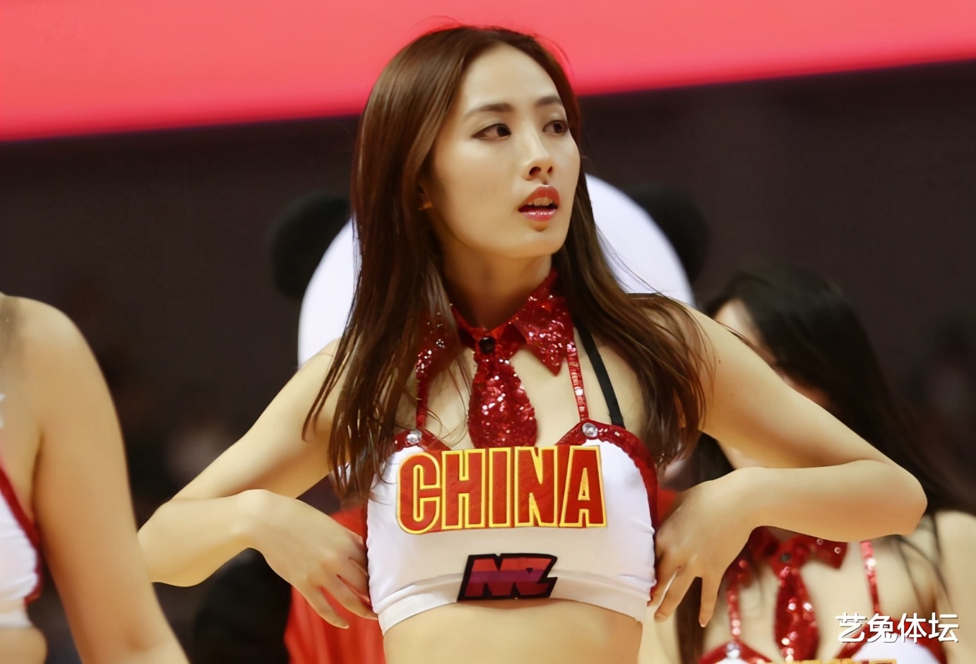 十六岁美国少女为中国夺金牌,美国17岁女孩加入中国籍