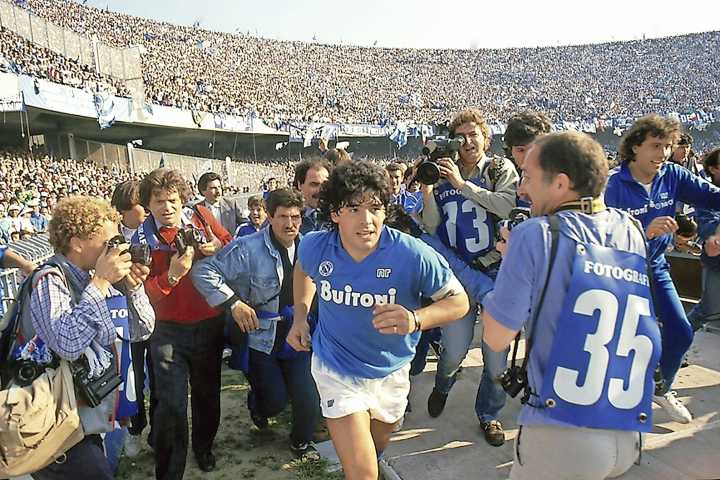 巅峰梅西和巅峰马拉多纳,巅峰马拉多纳在那不勒斯