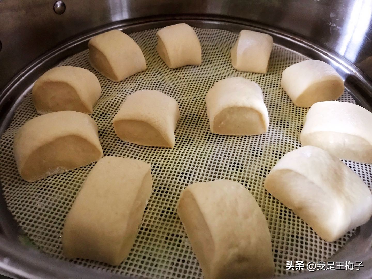 馒头只加酵母泡打粉怎么才能更白,馒头加泡打粉好还是不加好