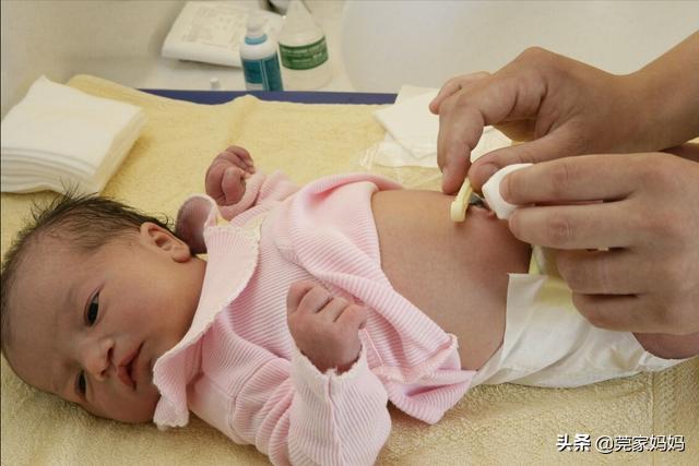 新生儿常见的护理问题,新生儿前15天的日常护理