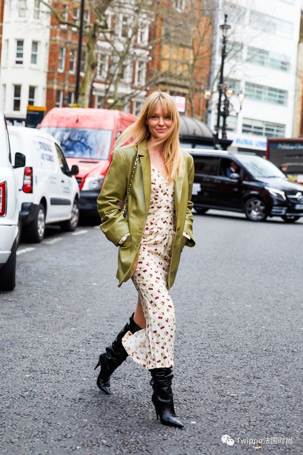 巴黎女孩春天穿什么裙子,法国女人夏天穿什么裙子