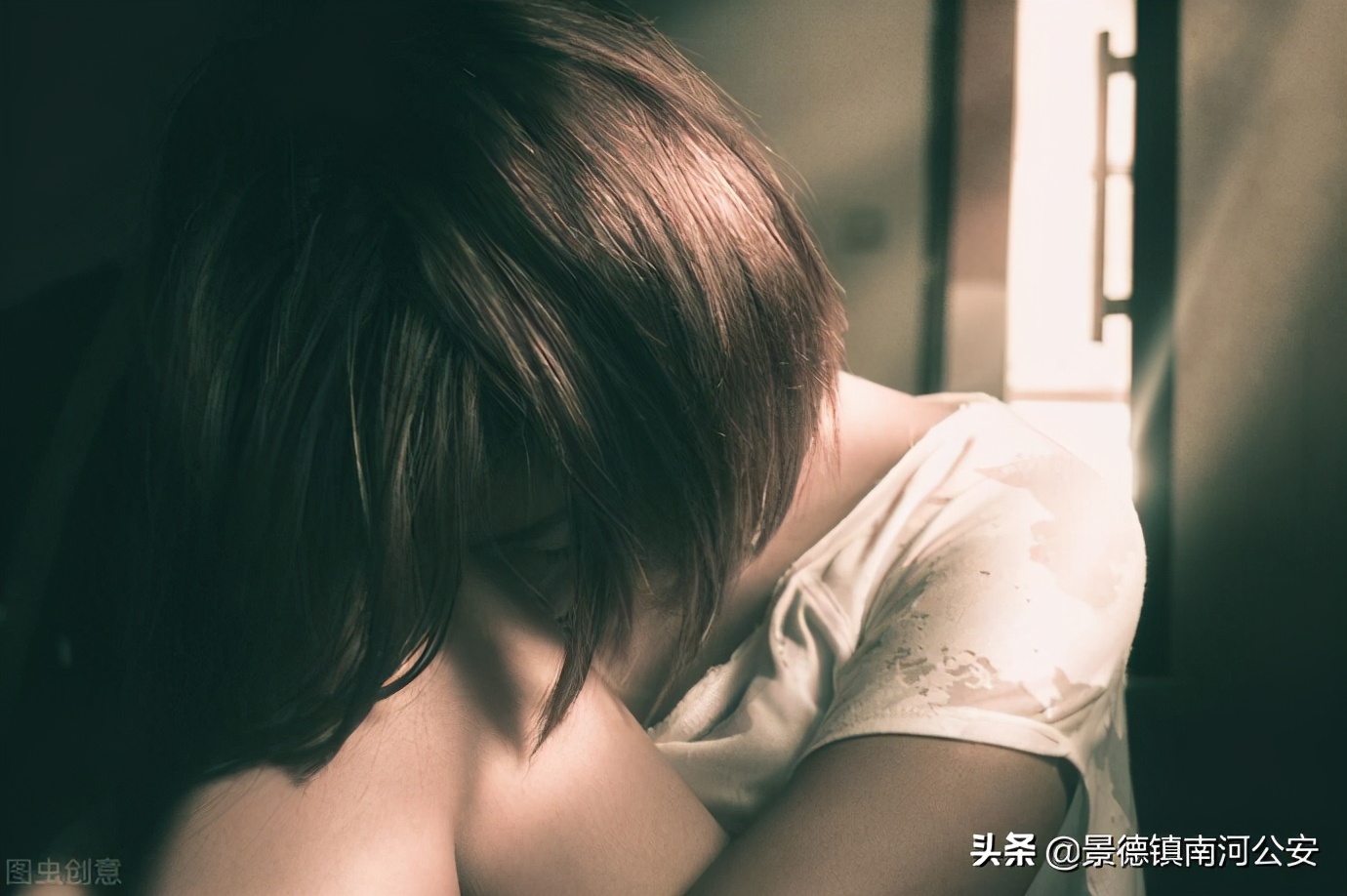 男子多次猥亵孙女获刑13年,性侵孙女致其染病获刑十九年