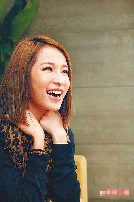 萧亚轩蔡依林唱功,蔡依林和萧亚轩谁更有女王范