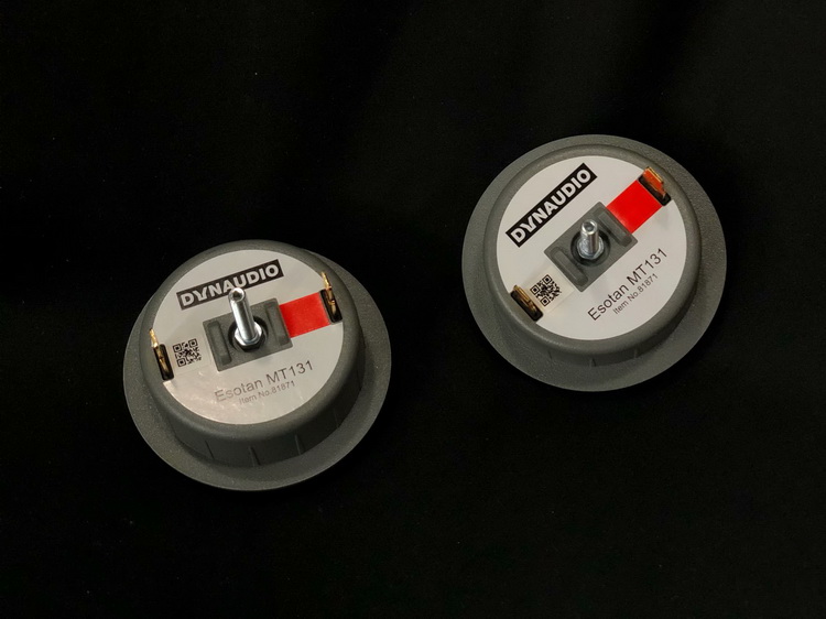 成都亚洲龙音响改装,成都丰田海狮汽车音响改装