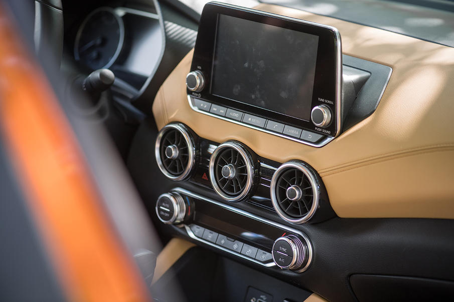 最新款日产轩逸试车,13年新轩逸1.6自动高配的油耗