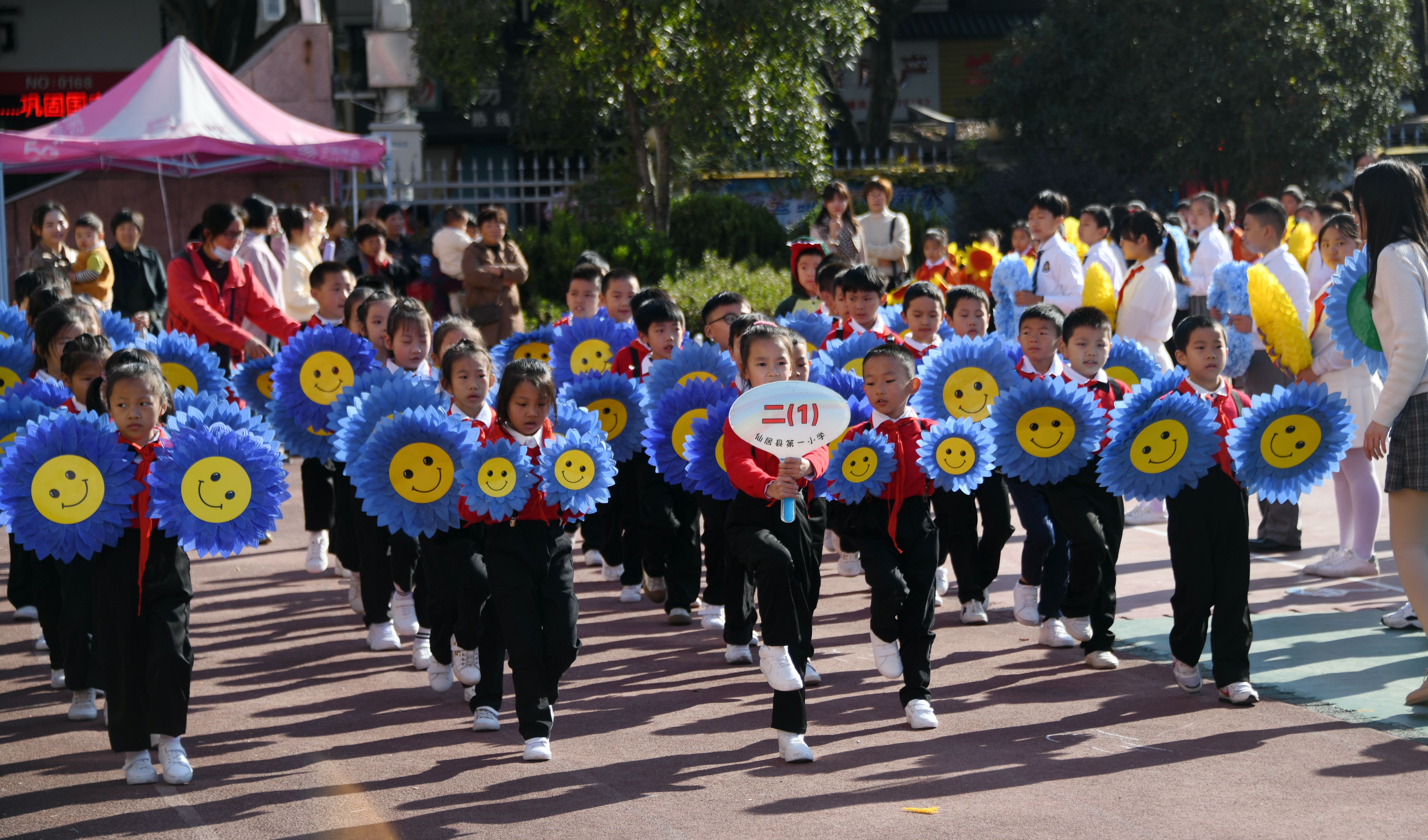 2016年仙居县中小学生运动会,学校运动会开幕式奇葩服装
