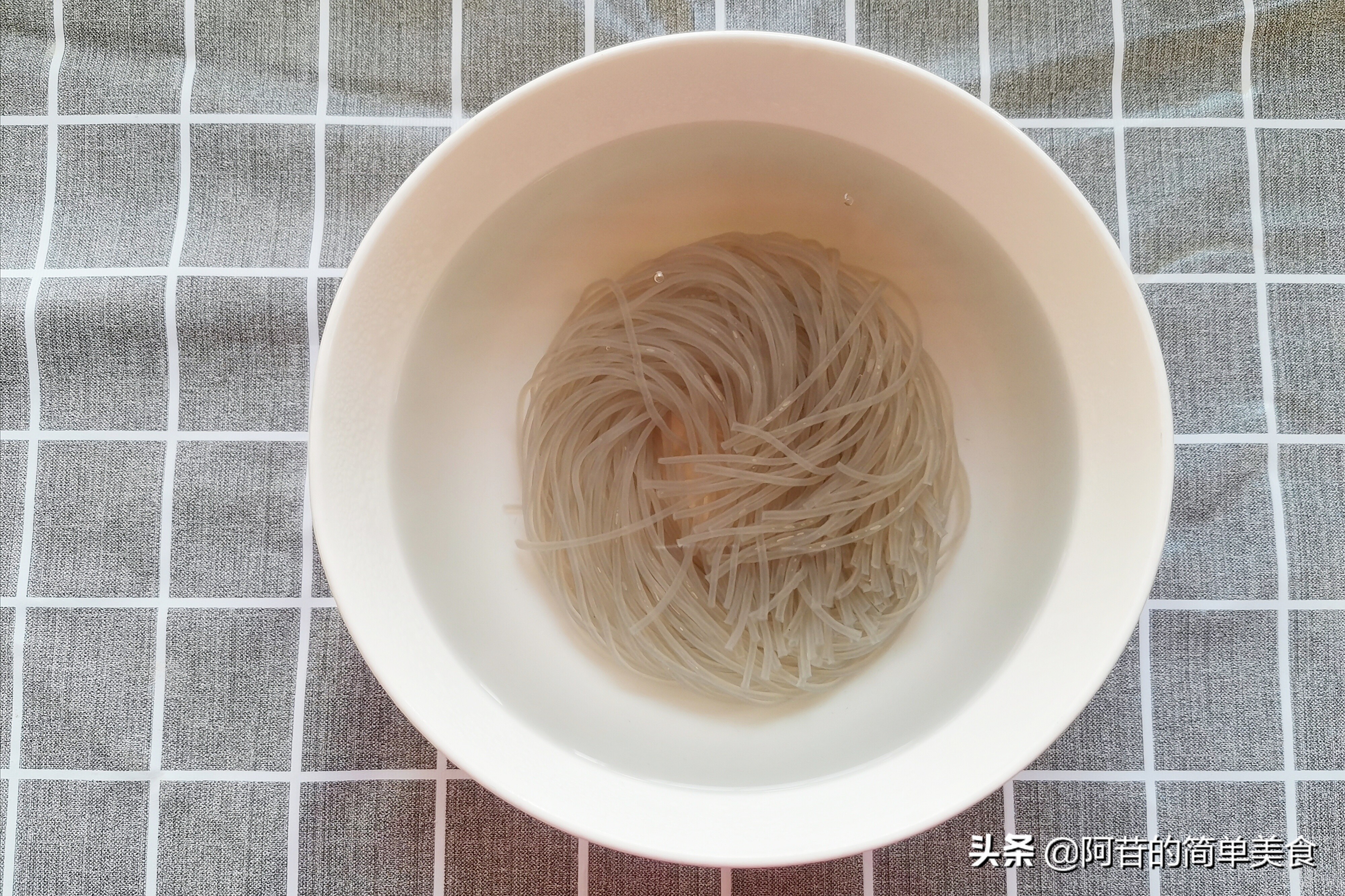 砂锅红薯粉放什么调料好,成都砂锅红薯粉正宗做法