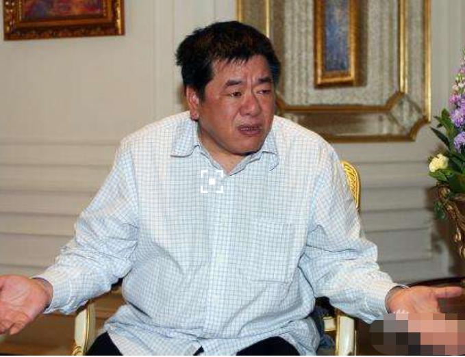 他是贾静雯张檬义父，捧红了林志颖金城武，却被亲儿子逼上绝路