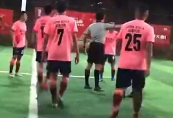 足坛火爆冲突,足坛11个暴力冲突瞬间