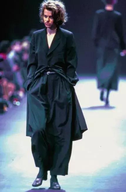 川久保玲年轻时的照片,川久保玲经典作品