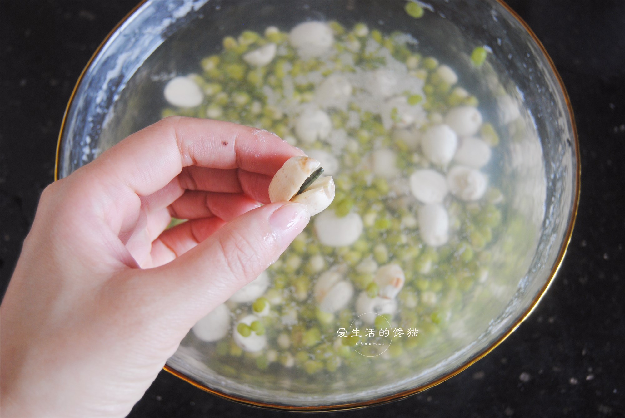 热天烦躁失眠，不如试试喝这汤，清心润肺，安神除烦，睡得香甜