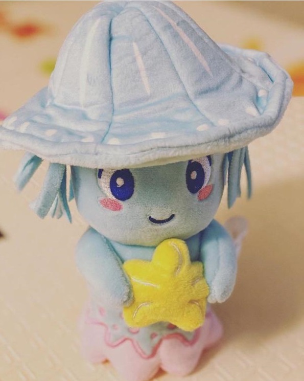 唐嫣晒家中内景照，穿名牌对镜头玩自拍，家装风格走传统路线