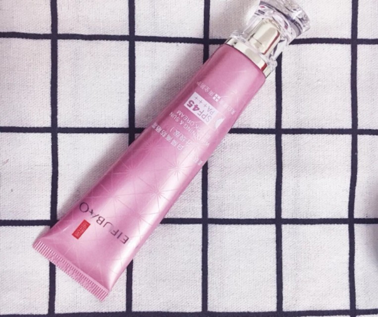 碧柔与安耐晒哪个牌子防晒效果好,安耐晒和碧柔哪个防晒好