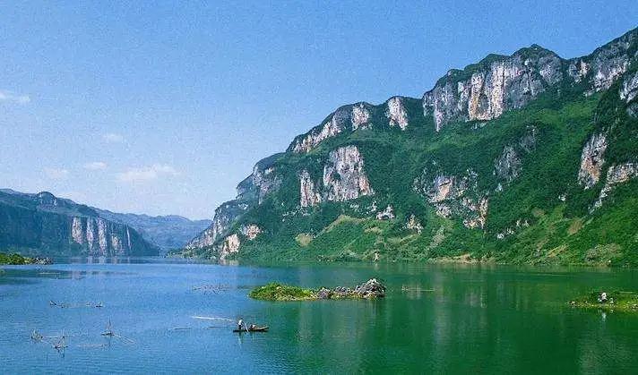 清镇市是不是比较落后,清镇最好的城市