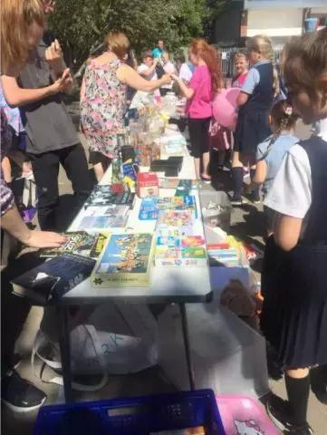 英国小学的一次SummerFair(夏季集市)