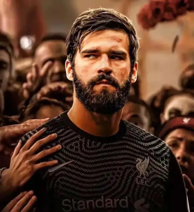 这个28岁才打进职业生涯首球的菜鸡,拯救了利物浦