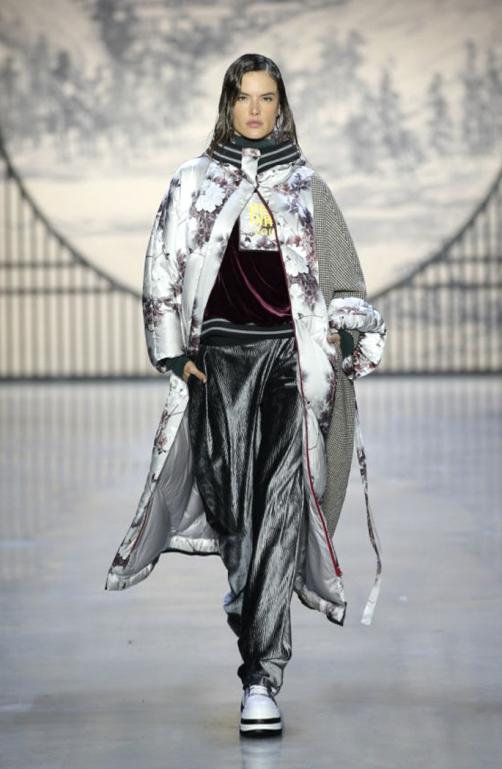 冬季羽绒服怎么穿才高级,这个冬天怎么穿羽绒服