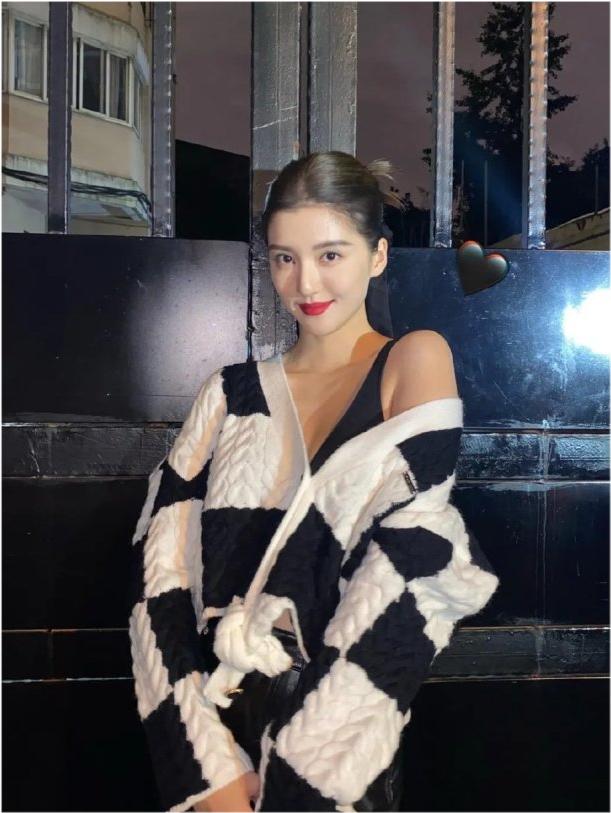 黑白格子怎么搭配潮,拒绝一切花里胡哨的穿搭