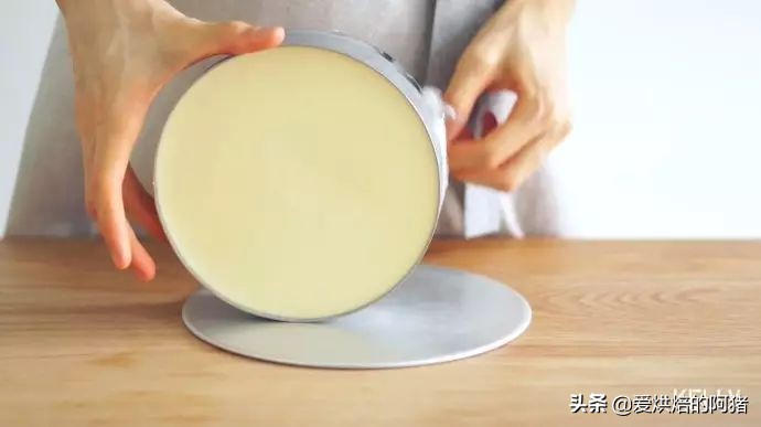 提拉米苏不用隔热打发蛋黄的方法,提拉米苏放蛋黄有什么用