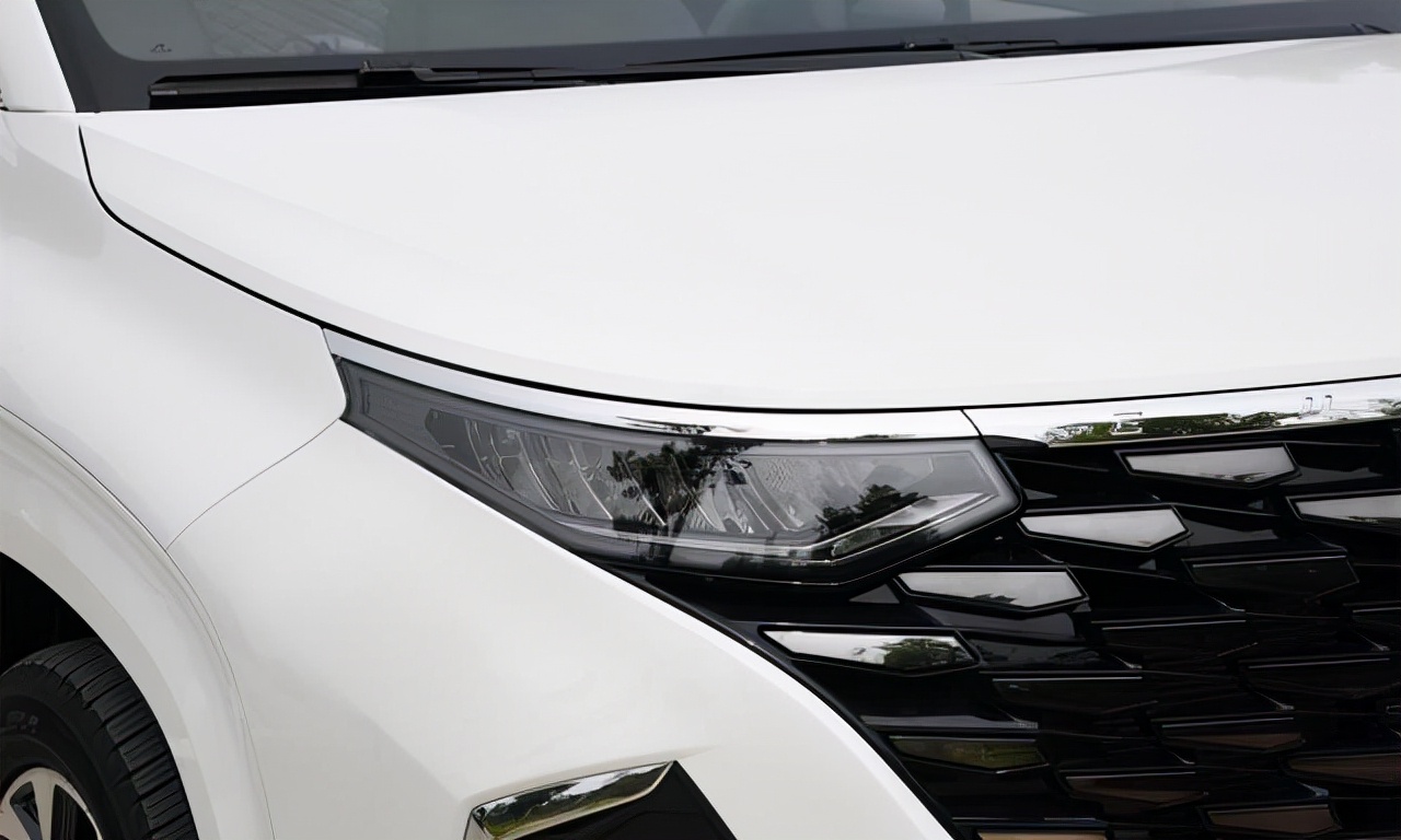 北京现代库斯途和别克gl8,现代库斯途和别克gl8选哪一个