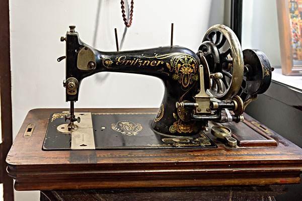 普通废旧缝纫机回收能卖多少钱,旧的农村缝纫机今年能卖多少钱呀