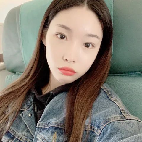 被喷整容脸，却凭实力逆袭为泫雅、宣美接班人，绝不止是穷哈