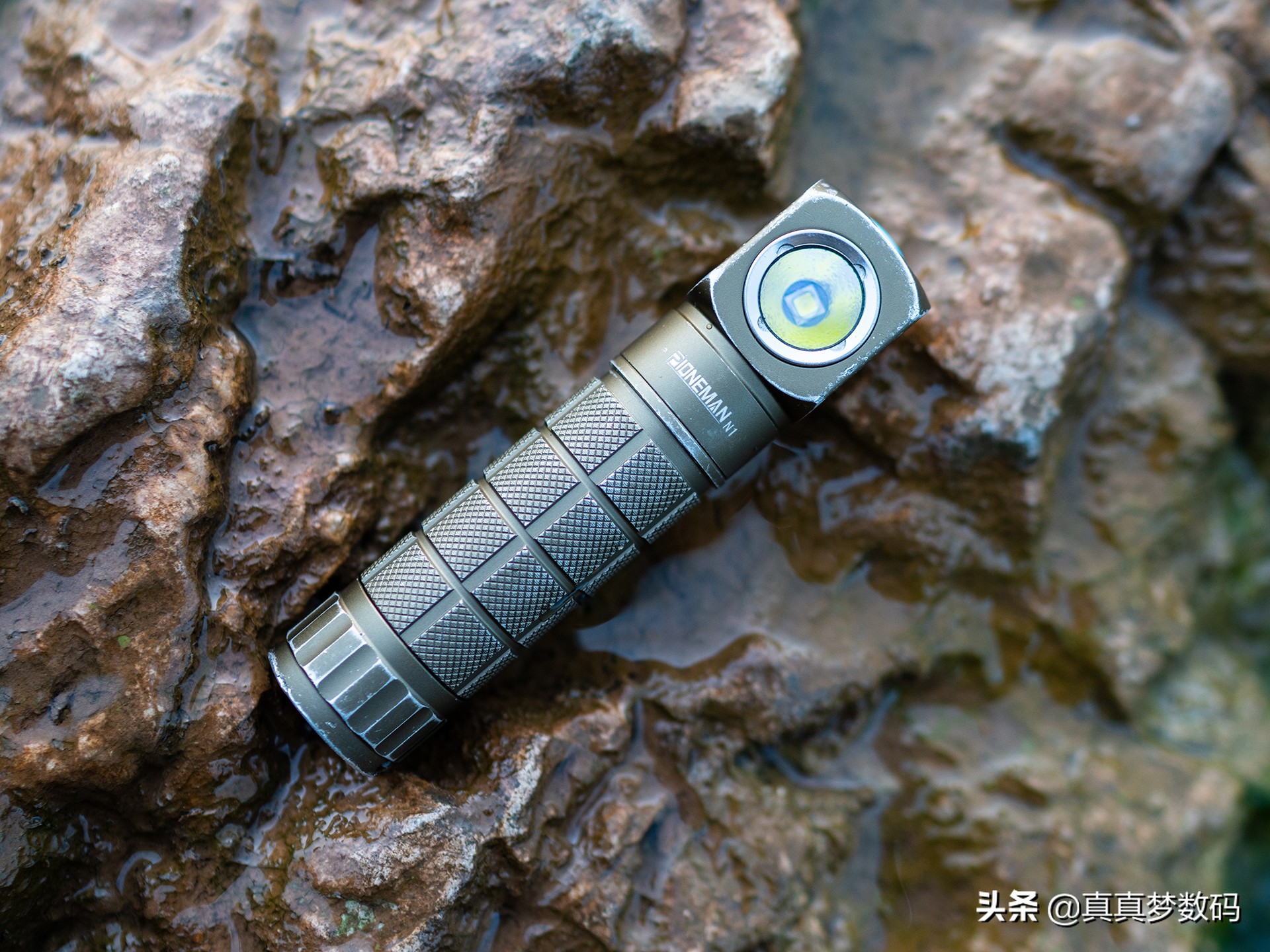 2021强光手电选购经验篇一:盘点我的高性价比强光手电筒