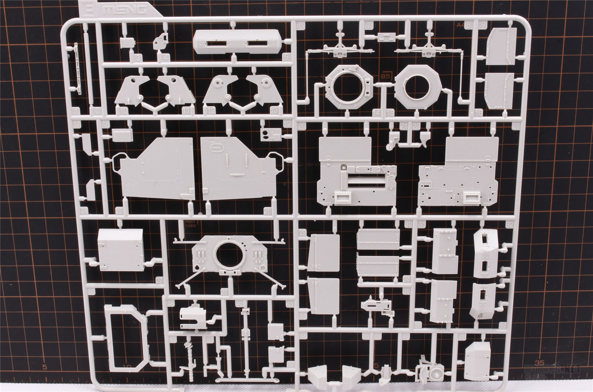 MENG,SS-018-1/35以色列“雌虎”重型装甲运输车-简介与开盒