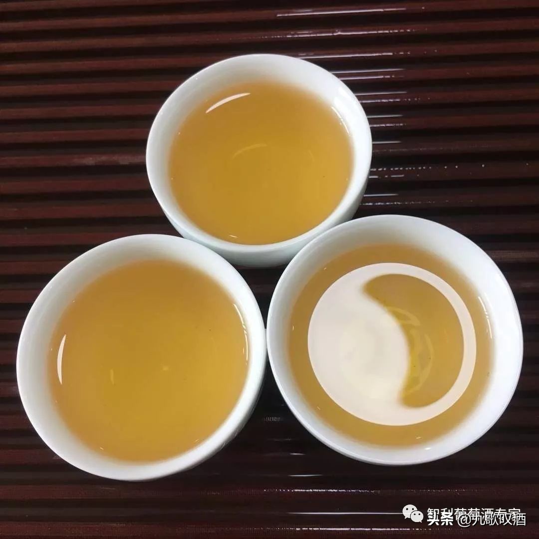 那个带唇印的红酒杯是什么杯？看完你就是朋友圈最懂葡萄酒杯的人