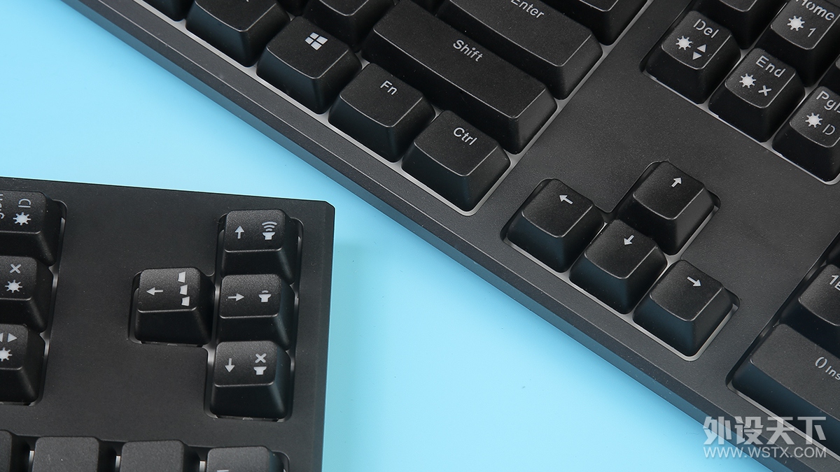 炫彩键盘和rgb键盘 (cherry键盘和静电容键盘哪个好)