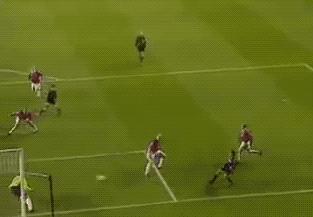 哥劝你踢球要潇洒!21世纪足坛三大潇洒哥