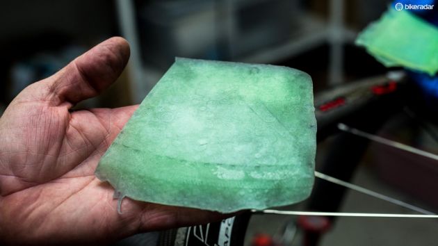 碳纤维自行车车身修复视频教程,碳纤维自行车针孔如何修复