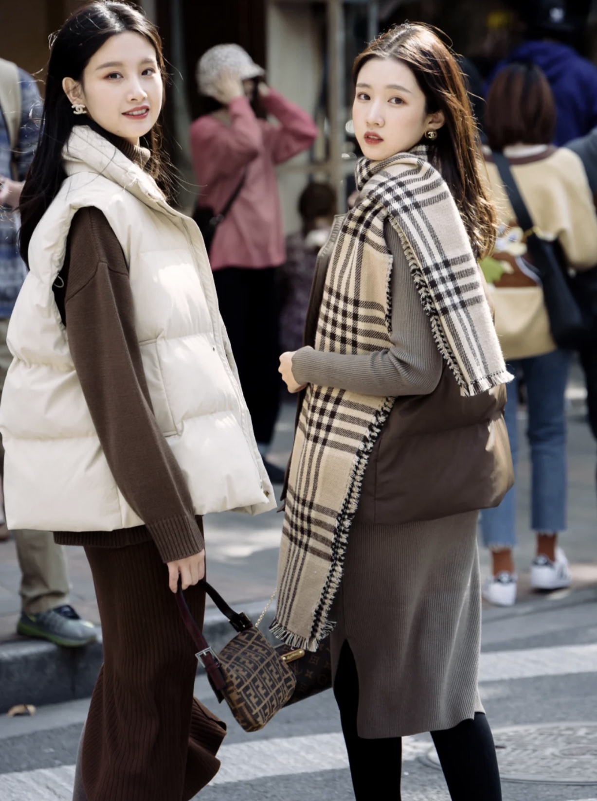 冬季无帽羽绒服马甲外穿搭配,马甲外套穿搭冬季羽绒个性潮流