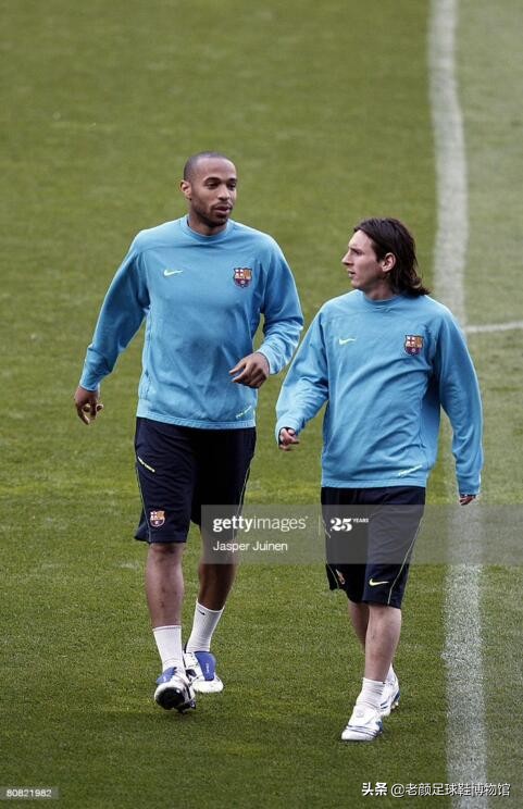 枪王加盟巴萨如愿获得欧冠，生涯唯一污点用手将法国队拍进世界杯