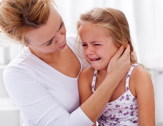 孩子脾气倔强家长应该怎么做,孩子脾气很倔怎么开导他