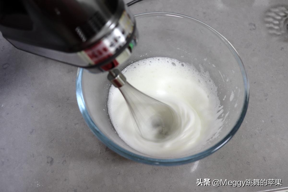 杯子蛋糕不塌不回缩的配方,如何让杯子蛋糕蓬松柔软不塌